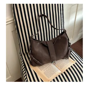Vintage braune Achseltasche Umhängetasche für Damen, schlichte lässige Handtasche für Alltag.