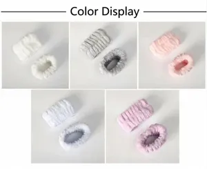 Polsini spugna assorbenti morbidi in peluche per lavare il viso, esposizione dei colori in dettaglio.