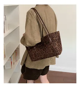 Retro leopard print suede shoulder bag, large capacity underarm tote for women.