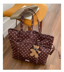 Bolso tote casual de lona con lunares de gran capacidad para mujer con colgante de oso lindo