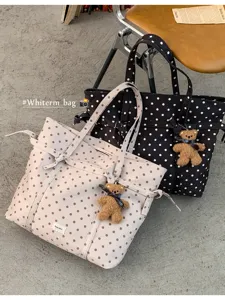 Bolso shopper de lona de gran capacidad con lunares para mujer con colgante de osito.