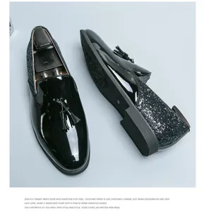 Détail des mocassins homme en cuir vernis avec talon pailleté et glands élégants.