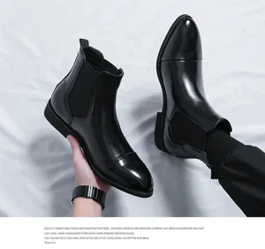 Men's glossy leather Chelsea boots, high-top trendy casual shoes with elastic side gore.