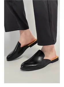 Hombres elegantes mocasines de cuero negro sin espalda zapatos mules casuales sin cordones.