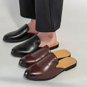 Mules cerradas de estilo británico para hombre, zapatos casuales de cuero sin espalda para hombre.