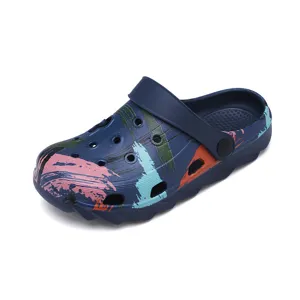 Kinderen kleurrijke verfspat tuin clogs, ademende antislip lichte waterschoenen.