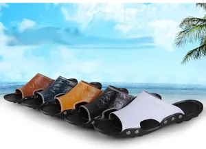 Vista detallada de sandalias de playa de verano para hombre, suela suave casual punta abierta.