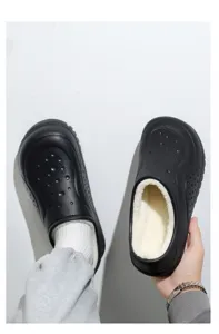 Winter fleece-lined clogs detail view, soft warm plush lining, thick non-slip sole for indoor use.