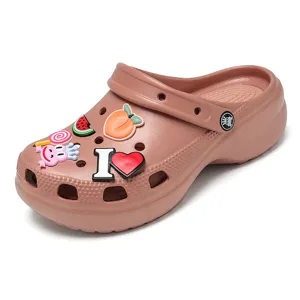 Dichte plateau instappers voor vrouwen met leuke bedels, ademende zomermand schoenen voor strand.