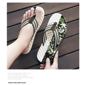 Men's camouflage flip-flops, soft sole beach sandals for summer outdoor casual wear and fashion.