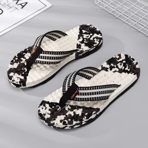 Herren atmungsaktive Massage-Sohle Zehentrenner, stilvolle Camouflage Badeschuhe Sommer.