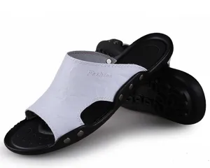 Sandalias casuales de verano para hombres, zapatos de playa transpirables con suela suave.