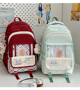 Vista dettagliata dello zaino ita in stile campus retrò giapponese, graziosa borsa JK per donne.