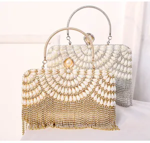 Elegante borsa da sera con perle e nappe e pochette in strass per feste e abiti formali donna.