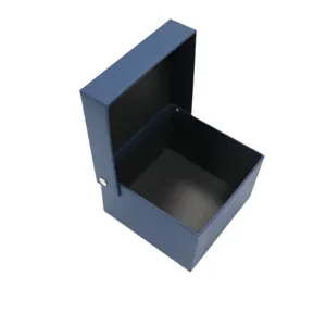 Vue détaillée de la boîte cadeau bleue, élégante boîte d'emballage haut de gamme à rabat.