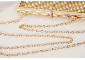 Wunderschöne Strass-Abendtasche mit glitzernden Diamanten und edler Metallkette für Partys.