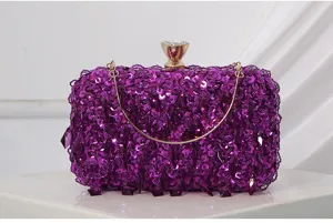 Handgemaakte paarse pailletten kraal avondtas clutch met ketting en strass sluiting.