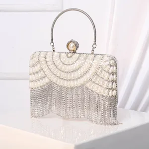 Elegante borsa da sera con perle strass e frange con manico in metallo per abito.