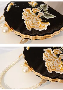 Exquisite Nahaufnahmen der chinesischen bestickten Abendtasche mit Perlen und Metallrahmen.