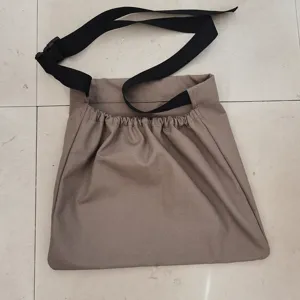 Durable canvas outdoor foraging bag, ideal for fruit picking, gardening and tool storage.