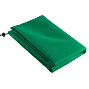 Dettaglio copertura per piante in tessuto non tessuto verde, telo antigelo con coulisse.