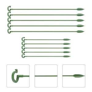 Vue détaillée des tuteurs de plantes verts, avec tête en crochet et extrémité pointue pour jardin.