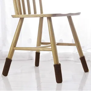 Gebreide stoelpootsokken detailweergave, slijtvaste stille vloerbeschermers voor meubels.