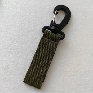 Outdoor taktischer Gurtband Schlüsselanhänger Drehhaken Detailansicht, robustes Nylongewebe.