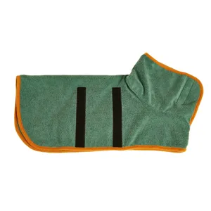 Detailansicht des grünen Haustier Saugtauchs mit orangefarbenem Rand für Hunde und Katzen.