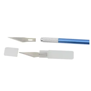 Precision hobby craft knife set with replaceable #11 blades for Gundam model building.