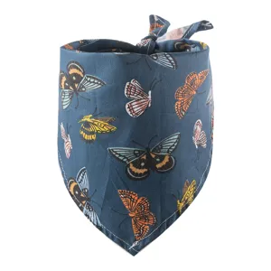 Bonito pañuelo para mascotas con estampado de mariposas azules babero suave para perros gatos.