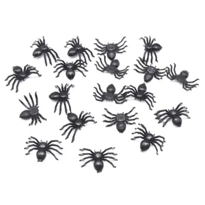 Halloween zwarte plastic spin decoratie feest grap speelgoed set voor griezelige plezier.