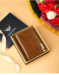 Braunes Leder Herren Geldbörse Geschenkkarton Detail Anzeige mit eleganter Seidenschleife.