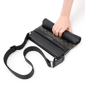 Heren lederen schoudertas met ruitjespatroon, verstelbare riem en metalen accessoires.