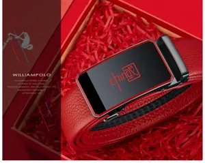 Cintura in pelle di lusso da uomo con fibbia automatica, elegante confezione regalo rossa.