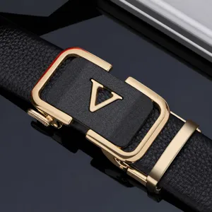 Men's automatic buckle leather belt, stylish business casual black strap with golden metal clasp.