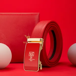 Cintura da uomo in vera pelle bovina rossa con fibbia automatica dorata e confezione regalo.