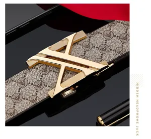 Ceinture en cuir de luxe pour homme avec boucle dorée métallique et motif monogramme.