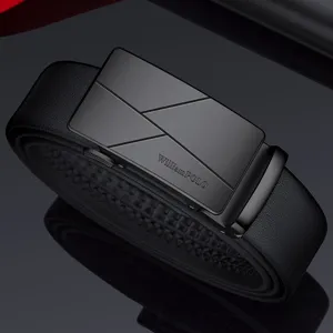 Cinturon de cuero negro para hombre con hebilla metalica automatica elegante casual.