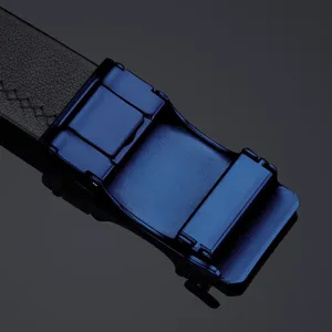 Ceinture en cuir pour homme à boucle automatique bleue élégante et sangle noire.