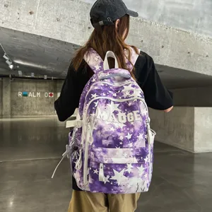 Modischer violetter Sternen-Rucksack für Damen mit großem Fassungsvermögen und coolem Design.