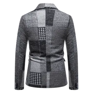Uomo grigio patchwork giacca blazer di lana vista posteriore, dettaglio vestito.