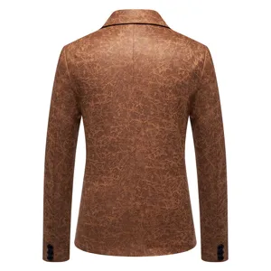 Giacca da abito blazer con texture invecchiata marrone da uomo, elegante abbigliamento da palcoscenico.