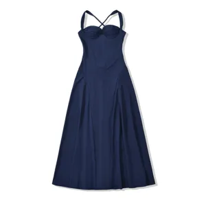 Abito midi da donna blu scuro con spalline incrociate e silhouette aderente per stile elegante.