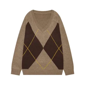 Maglione in maglia classico con scollo a V e motivo argyle marrone, maniche lunghe eleganti.