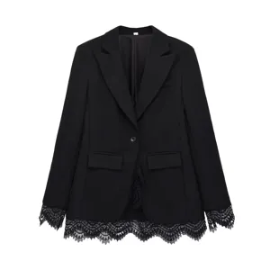 Elegante zwarte damesblazer met delicate kantversiering op de zoom en manchetten chic.