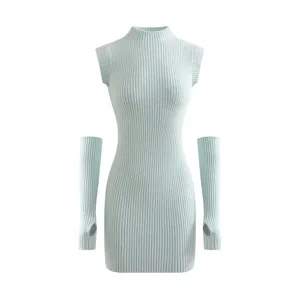 Robe courte bodycon en tricot côtelé sans manches col montant sexy avec manchons.