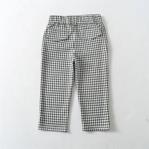 Black and white gingham capri pants for women, summer casual cropped trousers with back pockets.