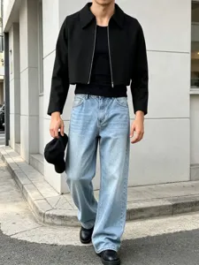 Detail van heren zwarte korte reversjas, stijlvolle casual streetwear buitenkleding.