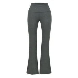 Detailansicht der dunkelgrauen Schlag-Yogahose für Damen mit hohem Bund und breitem Bund.